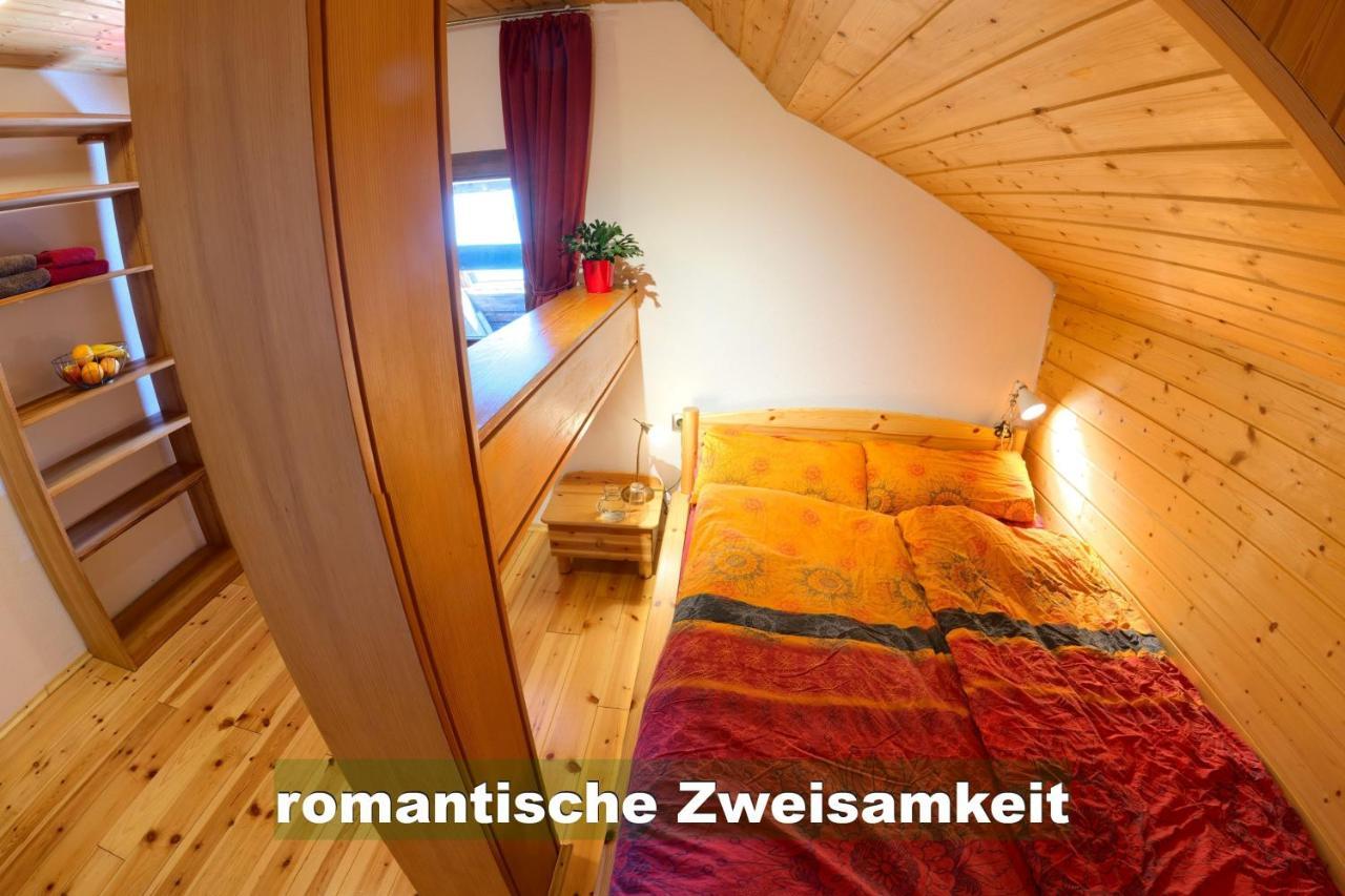 Wohlfuehl-Ferienwohnung 80 Qm, 8 Personen, Aussicht & Heimkino Todtnau Exterior foto